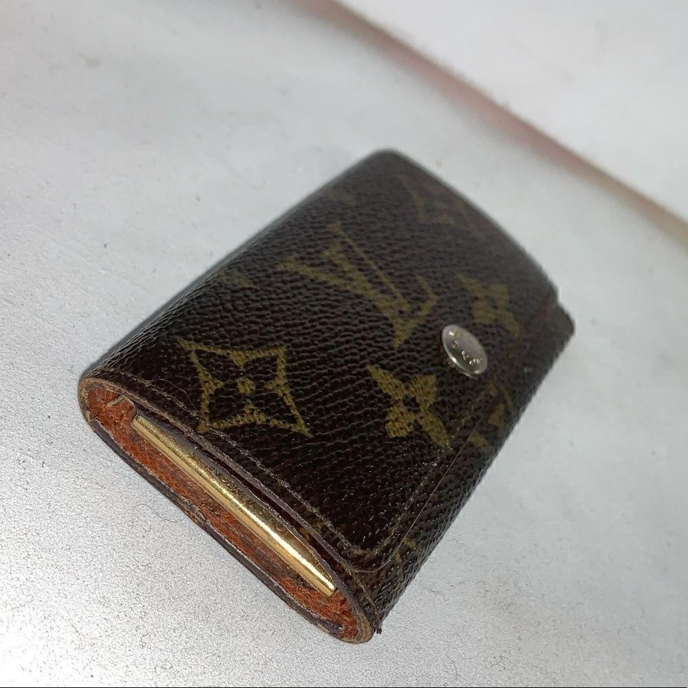 Louis Vuitton Monogram 4 Key Wallet - Picture 3 of 8